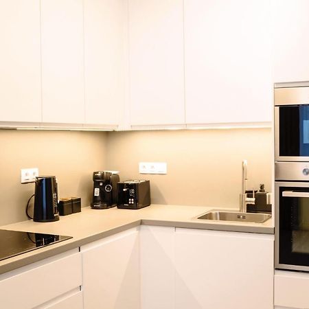 Tran Chien Apartment With Free Private Parking 布拉格 外观 照片