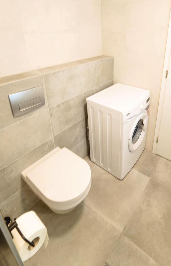 Tran Chien Apartment With Free Private Parking 布拉格 外观 照片